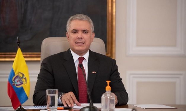 Iván Duque, hospitalizado de urgencia en Bogotá por dolor en el tórax