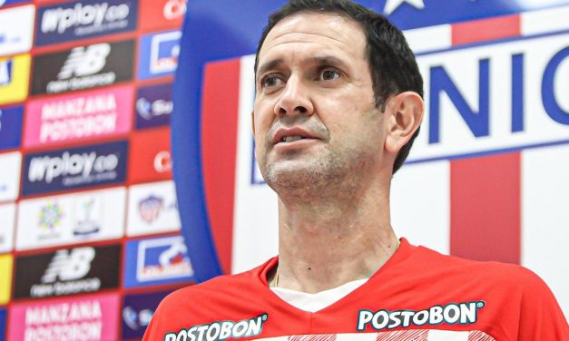 “Trabajemos para llevar a Junior a los puestos que se merece”: Arturo Reyes, nuevo entrenador del Junior