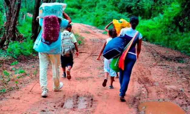 Venezolanos desplazados  por el conflicto entre  Eln y disidencias de las Farc