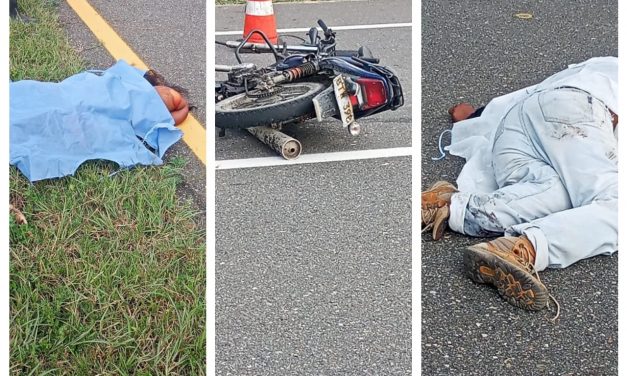 Dos muertos en moto al ser embestidos por camión