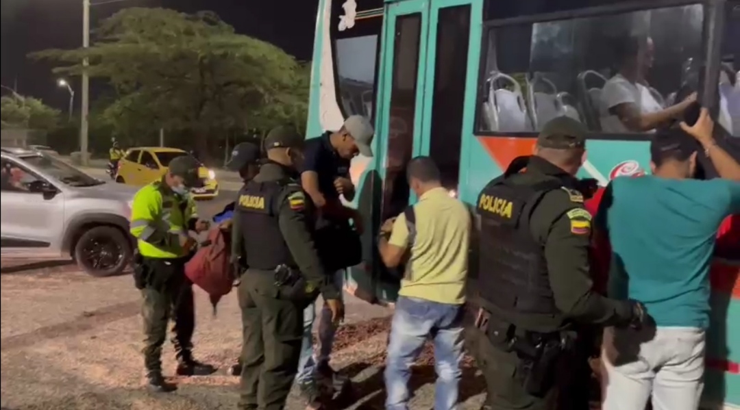 700 policías más a la calle