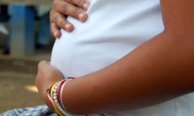 Lo capturan por haber embarazado a su hija de 13 años
