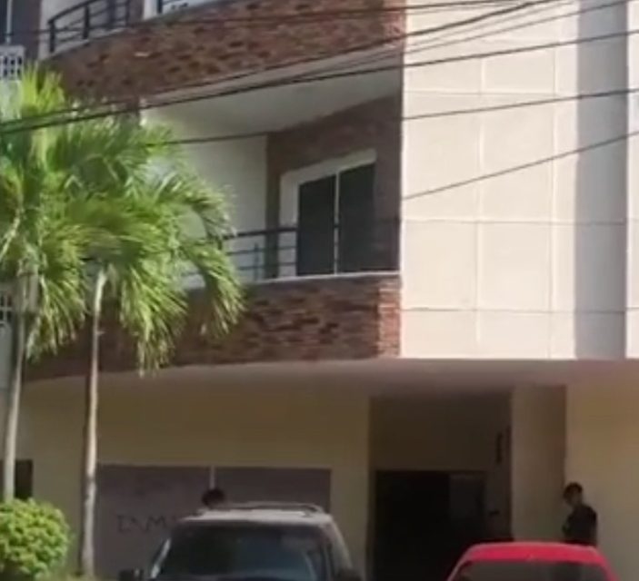 Roban varios apartaestudios en un edificio en el norte