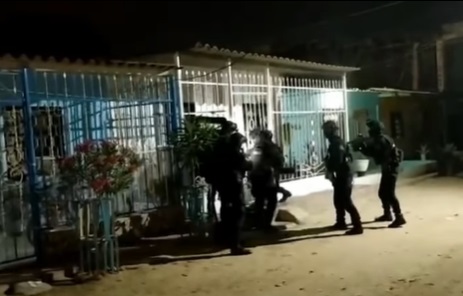 Policía Metropolitana realiza allanamiento en Cárcel Distrital de Varones y decomisa 15 teléfonos celulares