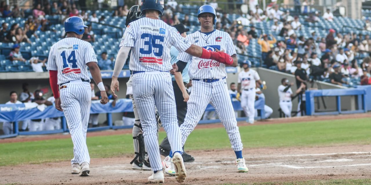 victoria contundente de caimanes ante Toros