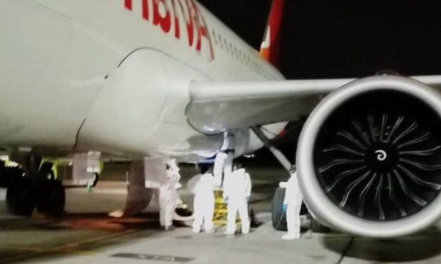 Encuentran 2 cadáveres en el tren de aterrizaje de un avión de Avianca