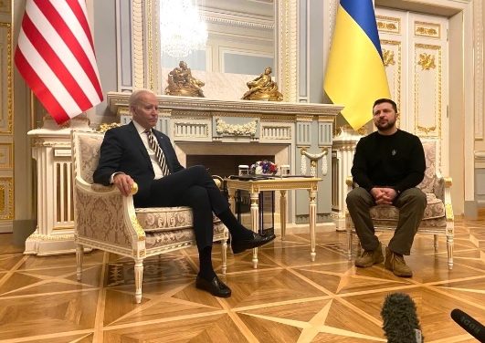 A casi un año de la invasión rusa, Joe Biden visita a Kiev