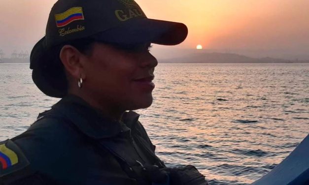 Juli:  la mujer Policía, honorable ante la sociedad y temida por los delincuentes