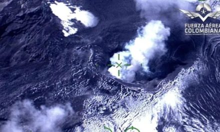 Aeronaves de su Fuerza Aérea continúan monitoreando el volcán Nevado del Ruíz