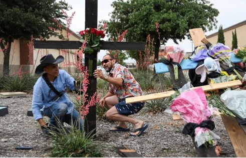 Un extremista de derecha asesinó a 8 en Texas