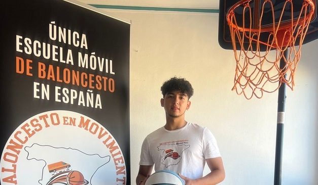 El barranquillero que enseña baloncesto en zonas alejadas de España