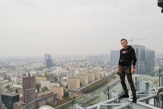 Influencer murió al caer de un piso 68 en Hong Kong