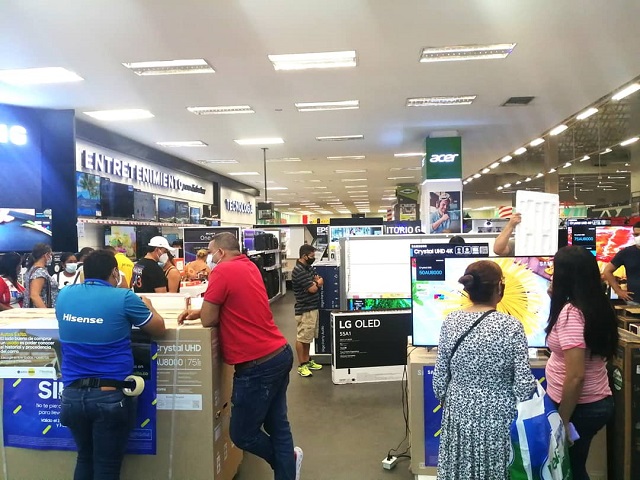 Venta de electrodomésticos y celulares en Colombia cayó en 9,9 billones de pesos