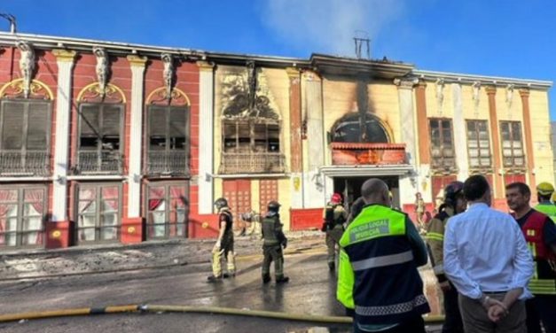Colombiano dueño de discoteca en España niega conocimiento de orden de cierre tras tragedia con 13 muertes