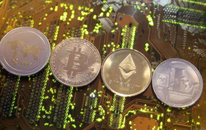 Tres personas estafan a 120,000 individuos mediante criptomonedas