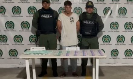 UN CAPTURADO Y UNA MENOR APREHENDIDA CUANDO RECIBÍAN $8 MILLONES DE UNA EXTORSIÓN