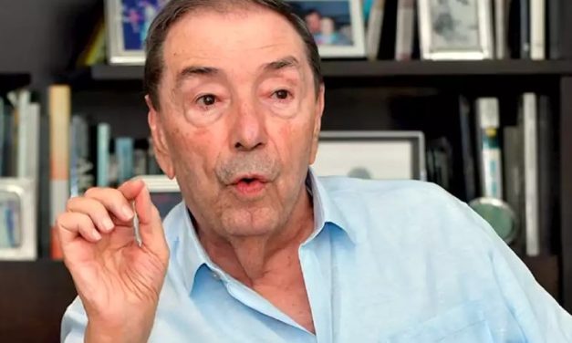 Fuad Char visita la concentración antes del viaje, por cábala