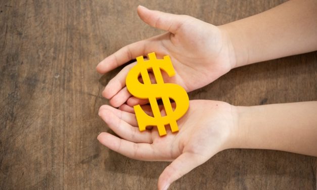Polémica por alza del 9,54 % en el salario mínimo de 2025