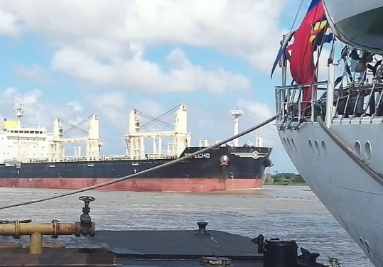 Superar los 10 metros de calado, meta del dragado en el canal de acceso