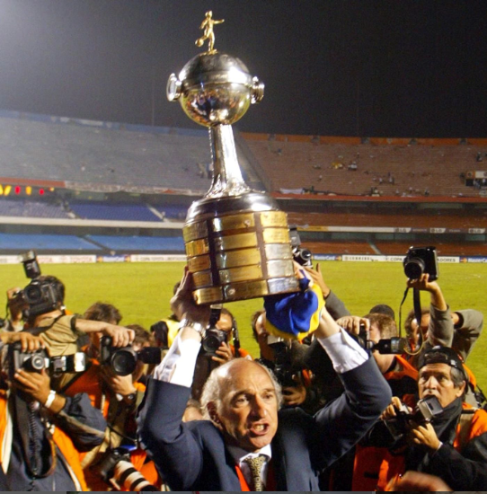 Carlos Bianchi, una leyenda del fútbol argentino, celebra 75 años