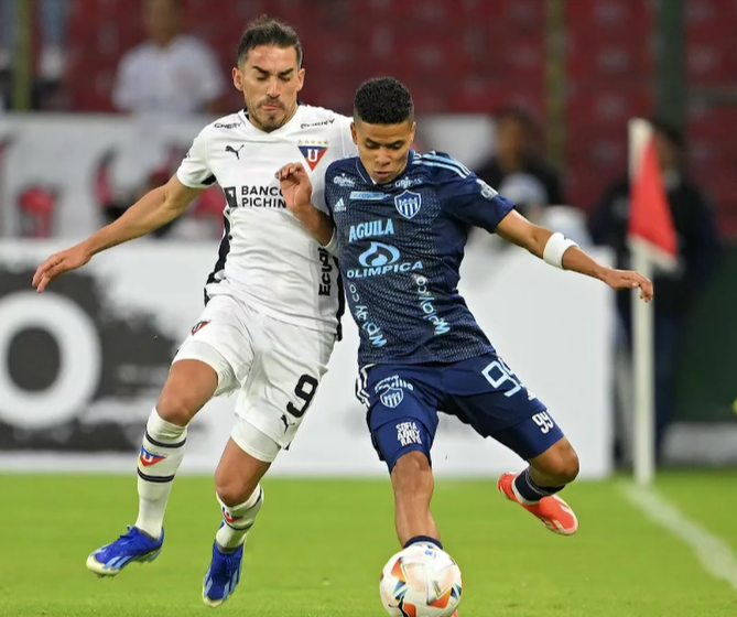 Junior ganó en Quito y pone un pie en octavos de la Libertadores