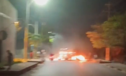 Protesta en La Pradera por falta de luz: Habitantes cierran vía Juan Mina