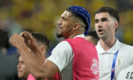 Video muestra a Ronald Araújo provocando a los hinchas de Colombia