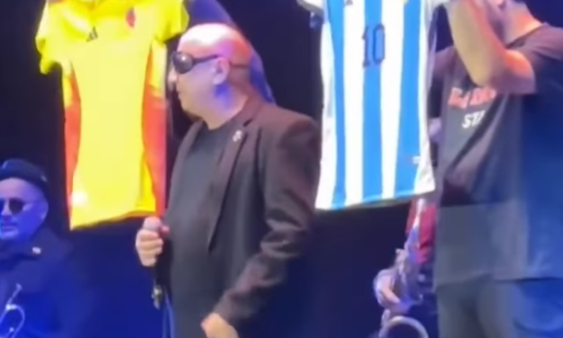 Un Crack : La Mosca pide permiso para tocar ‘Muchachos’ en El Campín