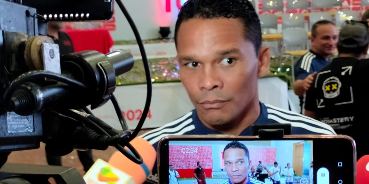 Carlos Bacca: «James Rodríguez es diferente con confianza»