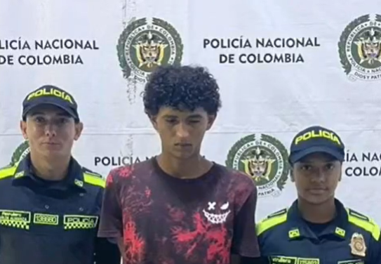 DOS ADULTOS CAPTURADOS Y UN MENOR APREHENIDO POR LANZAR PIEDRAS EN MEDIO DE LA LLUVIA