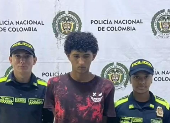 DOS ADULTOS CAPTURADOS Y UN MENOR APREHENIDO POR LANZAR PIEDRAS EN MEDIO DE LA LLUVIA