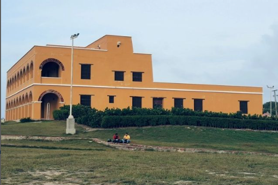 Castillo de Salgar: Icono turístico en renovación
