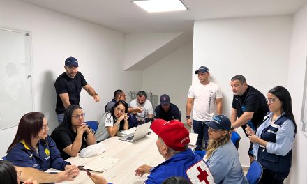 Familias afectadas en el edificio Privilegios: buscan refugio tras ser evacuadas