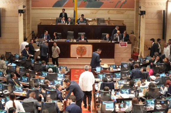 Cámara niega archivar Reforma a la Salud con 87 votos a favor