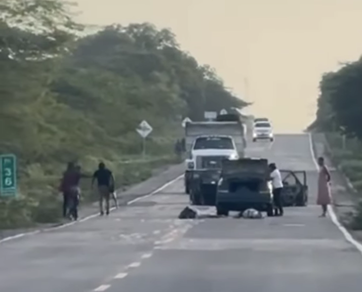 Delincuentes armados atacan vehículos en La Guajira: quedó registrado en video