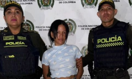 Capturan a mujer en flagrancia por hurto en Santo Tomás
