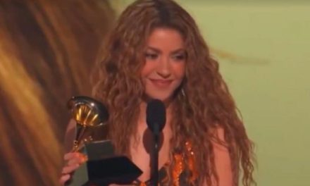 Shakira celebra su cumpleaños 48 con Grammy y mensaje a migrantes