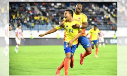 Neyser Villarreal brilla con hat-trick y Colombia golea 4-0 a Paraguay