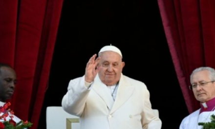 El Papa Francisco hospitalizado por bronquitis, pero mantiene su agenda oficial