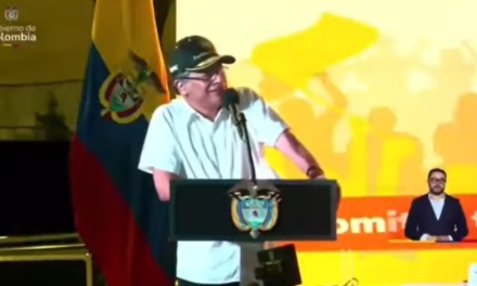 Petro tilda de “Mucho HP” a Cepeda por bloquear consulta laboral