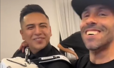 Carlos Tévez se rinde ante el vallenato colombiano: cantó “No voy a llorar” con pasión