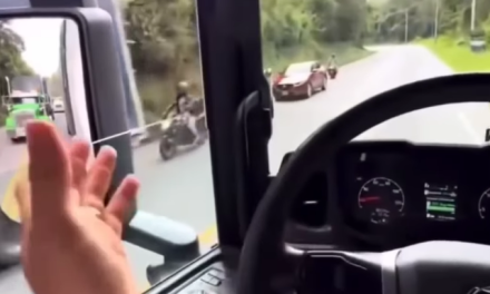 ¡Imprudencia al volante que casi termina en tragedia!