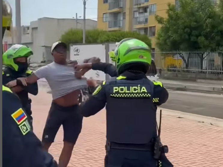 Exjugador del Junior denuncia exceso de fuerza policial en Barranquilla