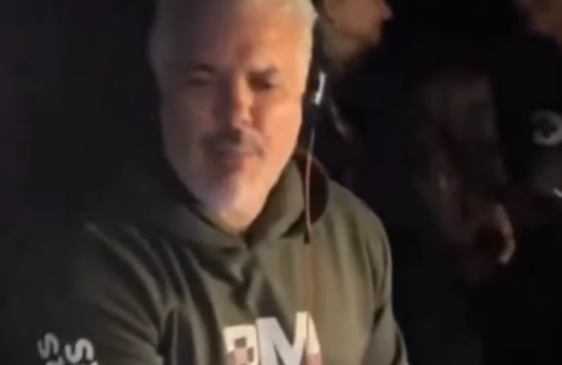 Iván Duque debuta como DJ en fiesta juvenil y sorprende en redes sociales