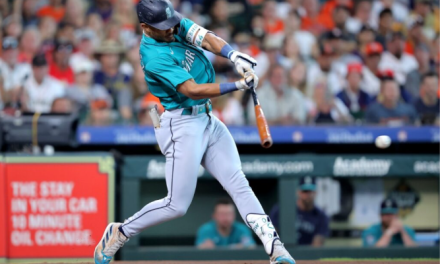 Julio Rodríguez hace historia en la MLB con otro hito de poder y velocidad
