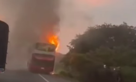 Emergencia en la vía Ciénaga-Barranquilla: bus se incendia y pasajeros evacúan a tiempo