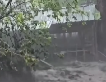 Emergencia por inundaciones en Ruidoso: ríos crecen 6 metros en 30 minutos