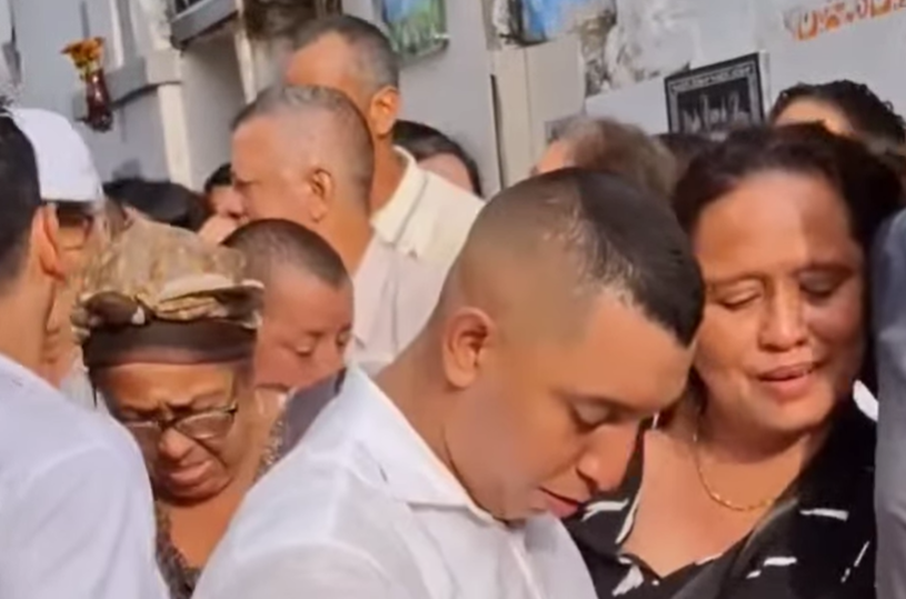 Entre lágrimas y reclamos de justicia, sepultan a Juan David Ucrós en Soledad
