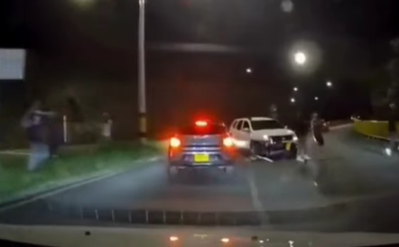 Carreras ilegales en vía Medellín–Las Palmas casi terminan en tragedia