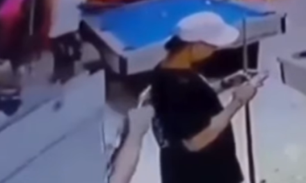 Momento exacto en el que sicario asesina a hombre en billar de La Sierrita